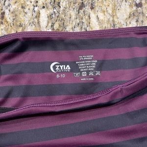 Zyia pocket light and tight legging